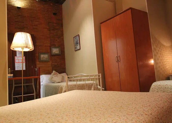 Orleans בית הארחה 2*